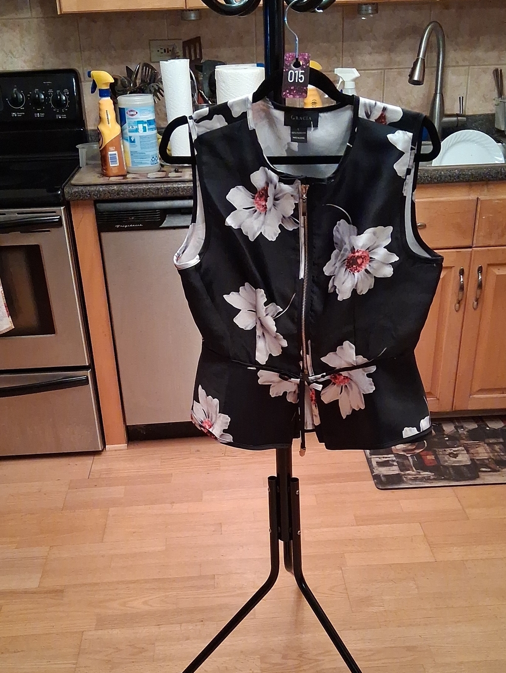 Gracia Black Sleeveless Floral Zip Peplum Vest with Pink Accents